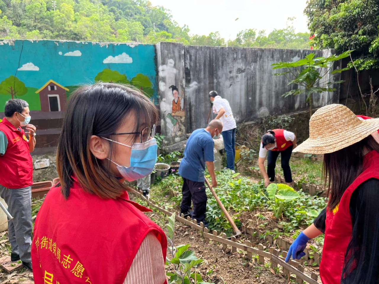 【黨建】新動(dòng)力展覽入黨積極分子參加吉華街道開展的“珍惜資源永續(xù)利用，綠化環(huán)境凈化心靈”主題黨日志愿活動(dòng)(圖3)