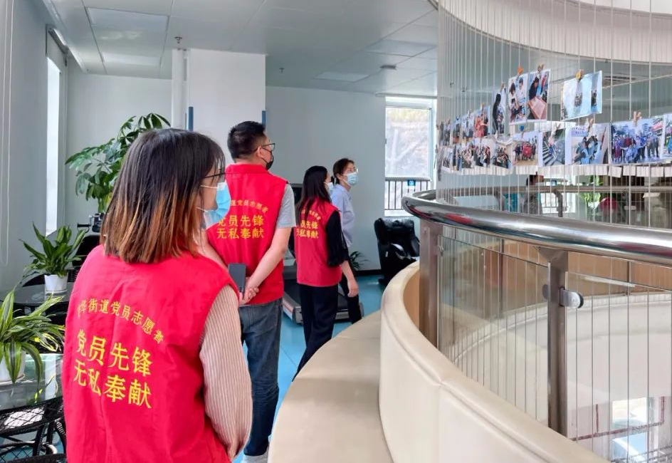 【黨建】新動(dòng)力展覽入黨積極分子參加吉華街道開展的“珍惜資源永續(xù)利用，綠化環(huán)境凈化心靈”主題黨日志愿活動(dòng)(圖4)